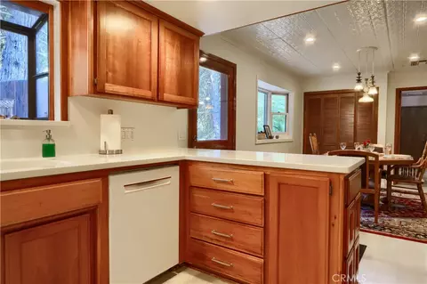 Kitchen - 39670 Highview, Oakhurst, CA 93644 photo 5 of 5