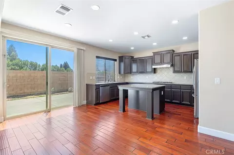 Kitchen - 1135 N Whittier Ave, Clovis, CA 93611 photo 3 of 4