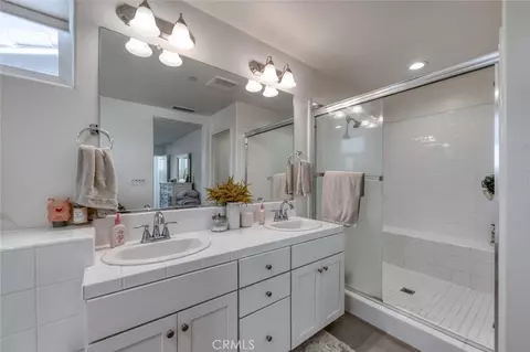 Bath - 836 Winchell W, Madera, CA 93636 photo 4 of 4