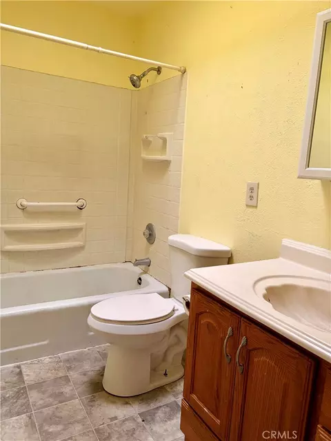 Bath - 2581 E Gerard, Merced, CA 95341 photo 1 of 2