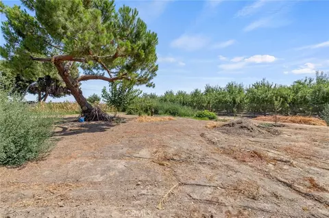 Exterior - 16565 Lacey Blvd, Lemoore, CA 93245 photo 8 of 14