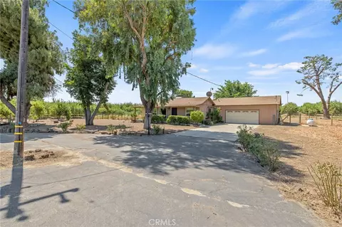 Exterior - 16565 Lacey Blvd, Lemoore, CA 93245 photo 11 of 14