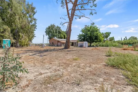 Exterior - 16565 Lacey Blvd, Lemoore, CA 93245 photo 14 of 14
