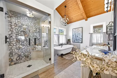 Bath - 20205 Old Town Rd, Tehachapi, CA 93561 photo 1 of 7