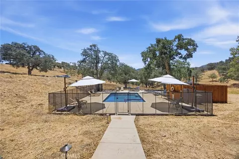 Exterior - 20205 Old Town Rd, Tehachapi, CA 93561 photo 13 of 19