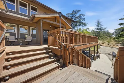 Exterior - 20205 Old Town Rd, Tehachapi, CA 93561 photo 2 of 19