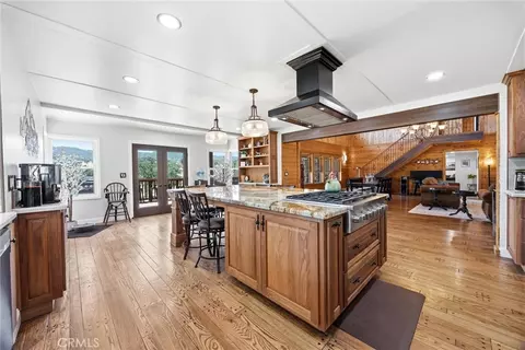 Kitchen - 20205 Old Town Rd, Tehachapi, CA 93561 photo 5 of 10