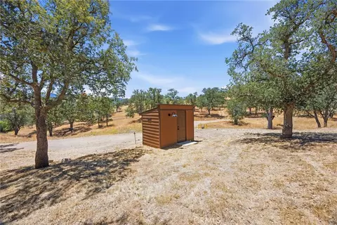 Exterior - 20205 Old Town Rd, Tehachapi, CA 93561 photo 18 of 19