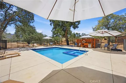 Exterior - 20205 Old Town Rd, Tehachapi, CA 93561 photo 14 of 19