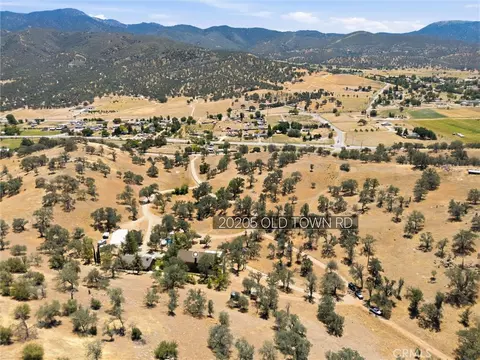 View/Area - 20205 Old Town Rd, Tehachapi, CA 93561 photo 3 of 4