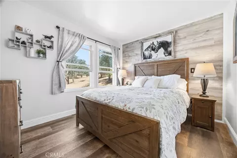 Bedroom - 20205 Old Town Rd, Tehachapi, CA 93561 photo 6 of 10