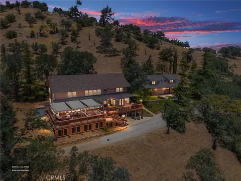 Exterior - 20205 Old Town Rd, Tehachapi, CA 93561 photo 1 of 19