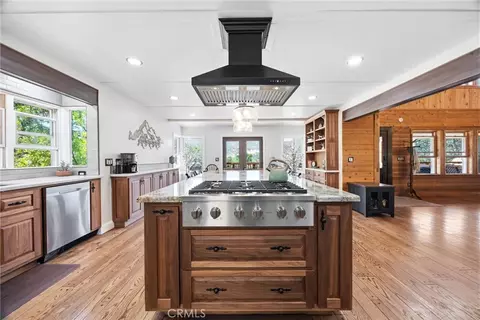 Kitchen - 20205 Old Town Rd, Tehachapi, CA 93561 photo 4 of 10