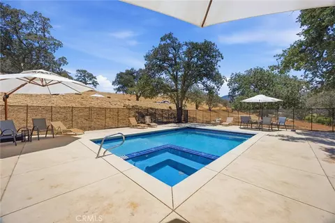 Exterior - 20205 Old Town Rd, Tehachapi, CA 93561 photo 16 of 19