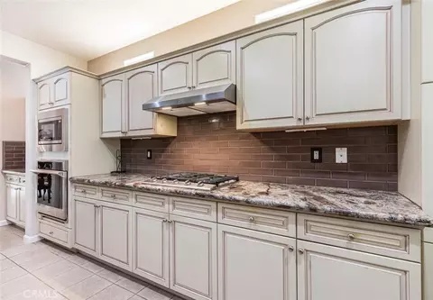 Kitchen - 4683 N Arrow Rdg, Clovis, CA 93619 photo 5 of 6