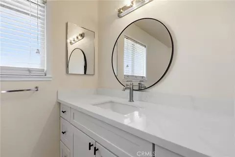 Bath - 470 Edwards, Winters, CA 95694 photo 4 of 5