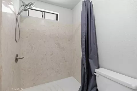 Bath - 470 Edwards, Winters, CA 95694 photo 3 of 5