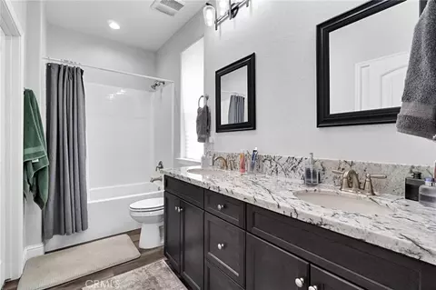 Bath - 1121 Wasatch, Madera, CA 93638 photo 2 of 2
