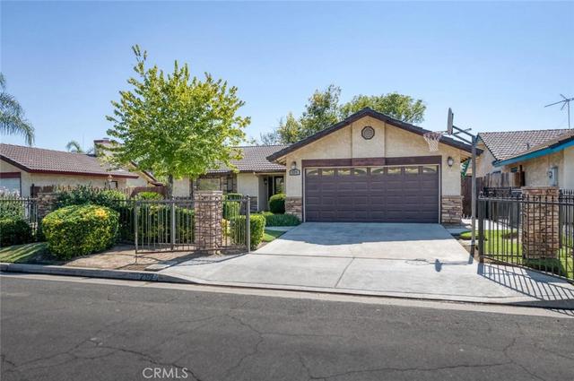 2319 S Pierce, Fresno, CA 93725