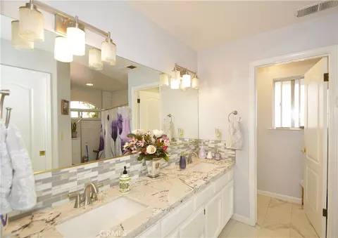 Bath - 29710 Avenue 22, Madera, CA 93638 photo 5 of 7