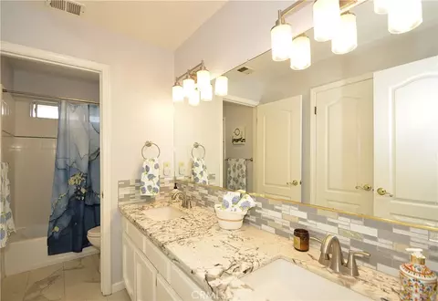 Bath - 29710 Avenue 22, Madera, CA 93638 photo 3 of 7