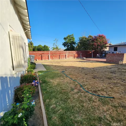 Exterior - 417 N O St, Madera, CA 93637 photo 9 of 10
