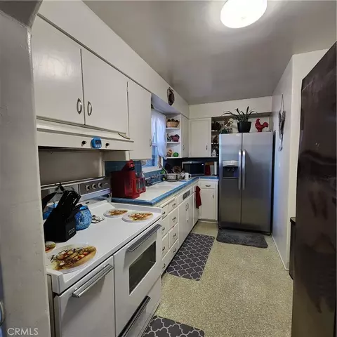 Kitchen - 417 N O St, Madera, CA 93637 photo 1 of 3