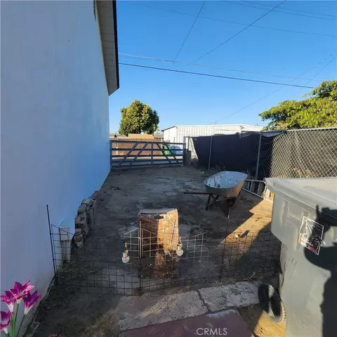 Exterior - 417 N O St, Madera, CA 93637 photo 6 of 10
