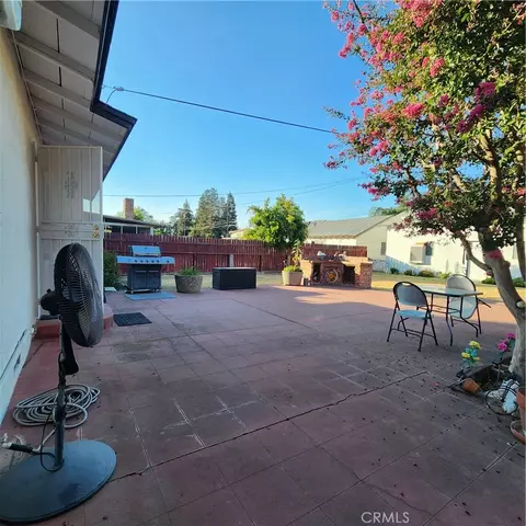 Exterior - 417 N O St, Madera, CA 93637 photo 5 of 10
