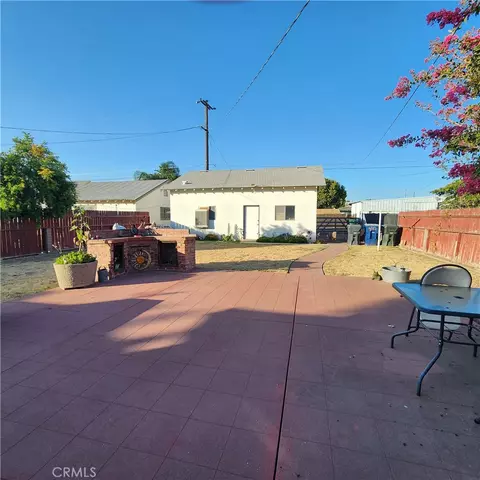 Exterior - 417 N O St, Madera, CA 93637 photo 2 of 10