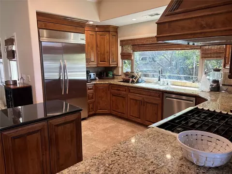 Kitchen - 31255 Palm Dr, Exeter, CA 93221 photo 4 of 4