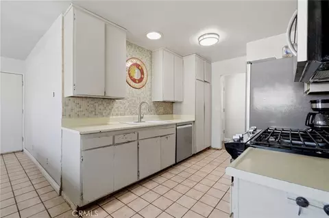 Kitchen - 5160 Rhoads, Santa Barbara, CA 93111 photo 2 of 3