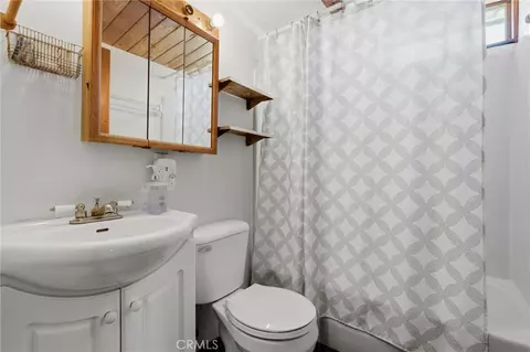 Bath - 5160 Rhoads, Santa Barbara, CA 93111 photo 1 of 4