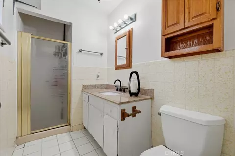 Bath - 5160 Rhoads, Santa Barbara, CA 93111 photo 3 of 4