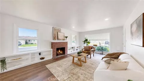 Living - 929 Capistrano, Salinas, CA 93901 photo 2 of 6