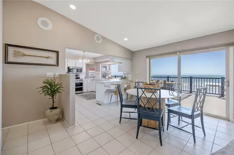 Dining - 534 Pacific, Cayucos, CA 93430 photo 3 of 8
