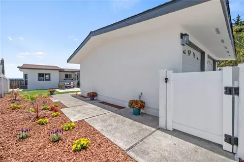 Exterior - 534 Pacific, Cayucos, CA 93430 photo 6 of 16