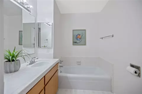 Bath - 534 Pacific, Cayucos, CA 93430 photo 2 of 3