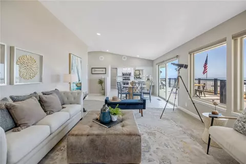 Living - 534 Pacific, Cayucos, CA 93430 photo 3 of 5