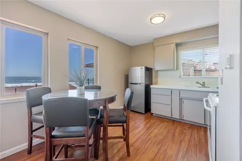 Dining - 534 Pacific, Cayucos, CA 93430 photo 7 of 8