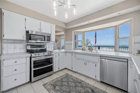 Kitchen - 534 Pacific, Cayucos, CA 93430 photo 4 of 4