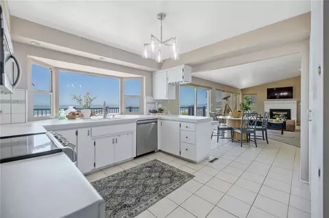 Kitchen - 534 Pacific, Cayucos, CA 93430 photo 3 of 4