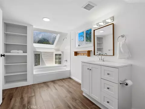 Bath - 60036 Cascadel Dr S, North Fork, CA 93643 photo 3 of 4