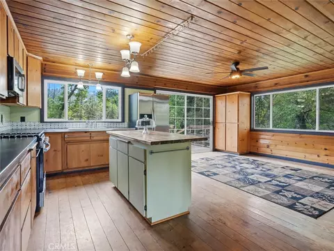 Kitchen - 60036 Cascadel Dr S, North Fork, CA 93643 photo 1 of 6