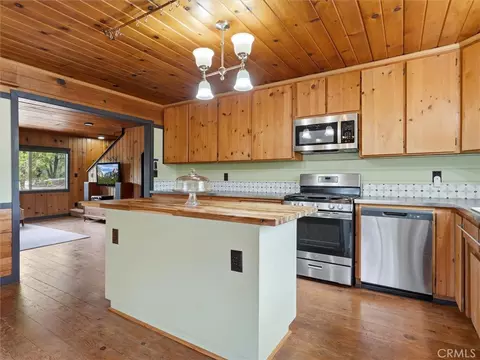 Kitchen - 60036 Cascadel Dr S, North Fork, CA 93643 photo 4 of 6