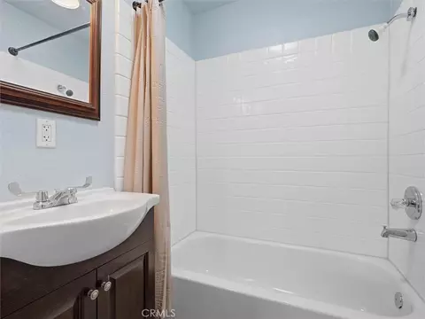 Bath - 60036 Cascadel Dr S, North Fork, CA 93643 photo 4 of 4