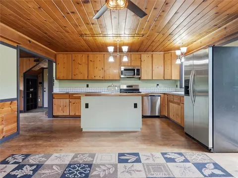 Kitchen - 60036 Cascadel Dr S, North Fork, CA 93643 photo 2 of 6