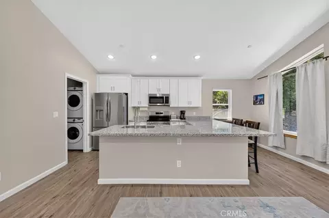 Kitchen - 5594 Red Ibis Ct, Mariposa, CA 95338 photo 2 of 5