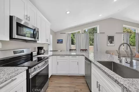 Kitchen - 5594 Red Ibis Ct, Mariposa, CA 95338 photo 5 of 5