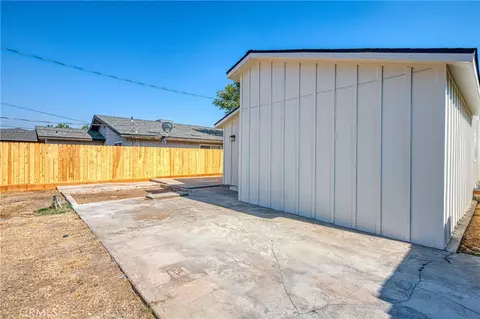 Exterior - 1651 5th St, Clovis, CA 93611 photo 8 of 9
